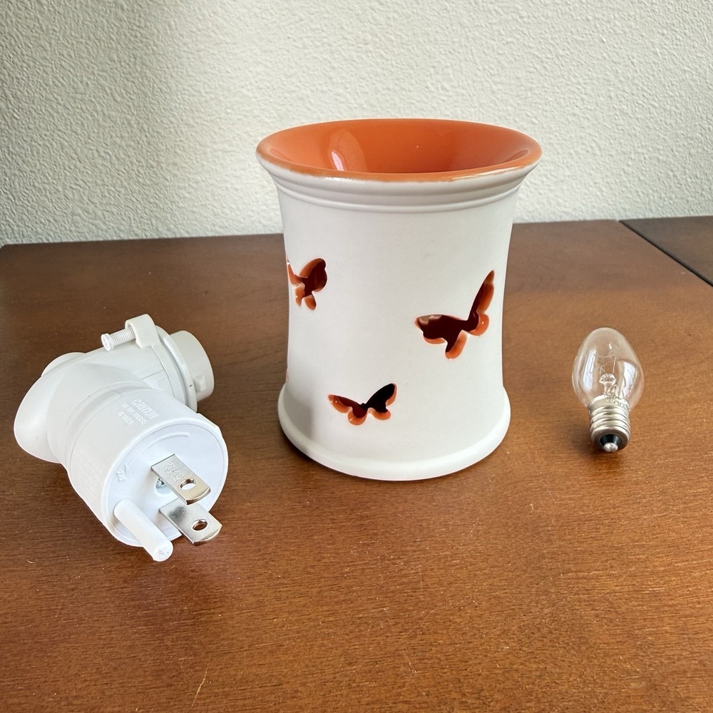 Scentsy Lacewig Plug-In Wax‎ Warmer Butterfly Cutouts Orange Nightlight New Open